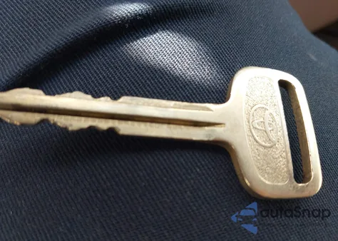 2008 Toyota Sienna Ce z USA, uszkodzony, nr VIN 5TDZK23C48S175475